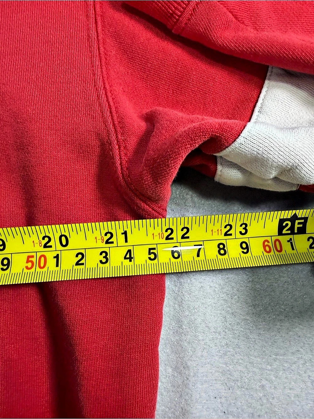 Varsity Classics Utah University sweatshirt Red White Color Block Size Medium - Picture 6 of 6
